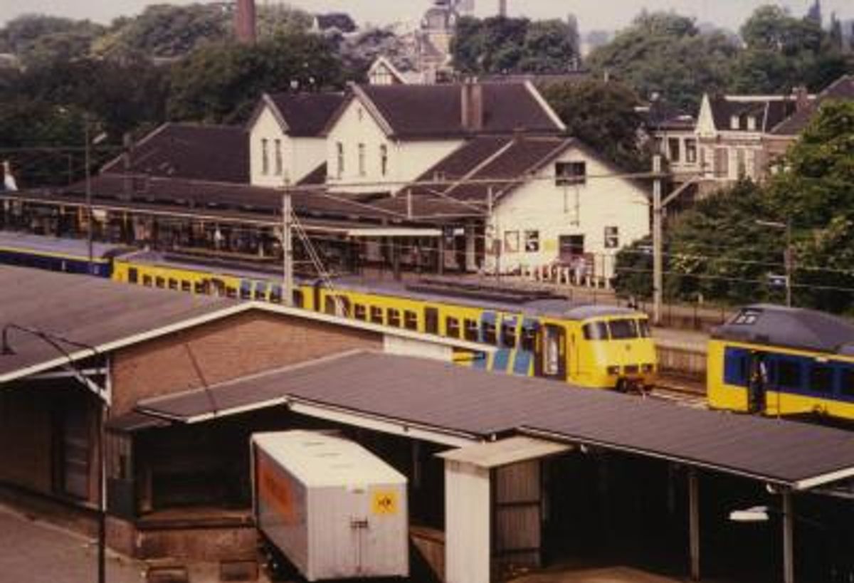 Oss, treinstation