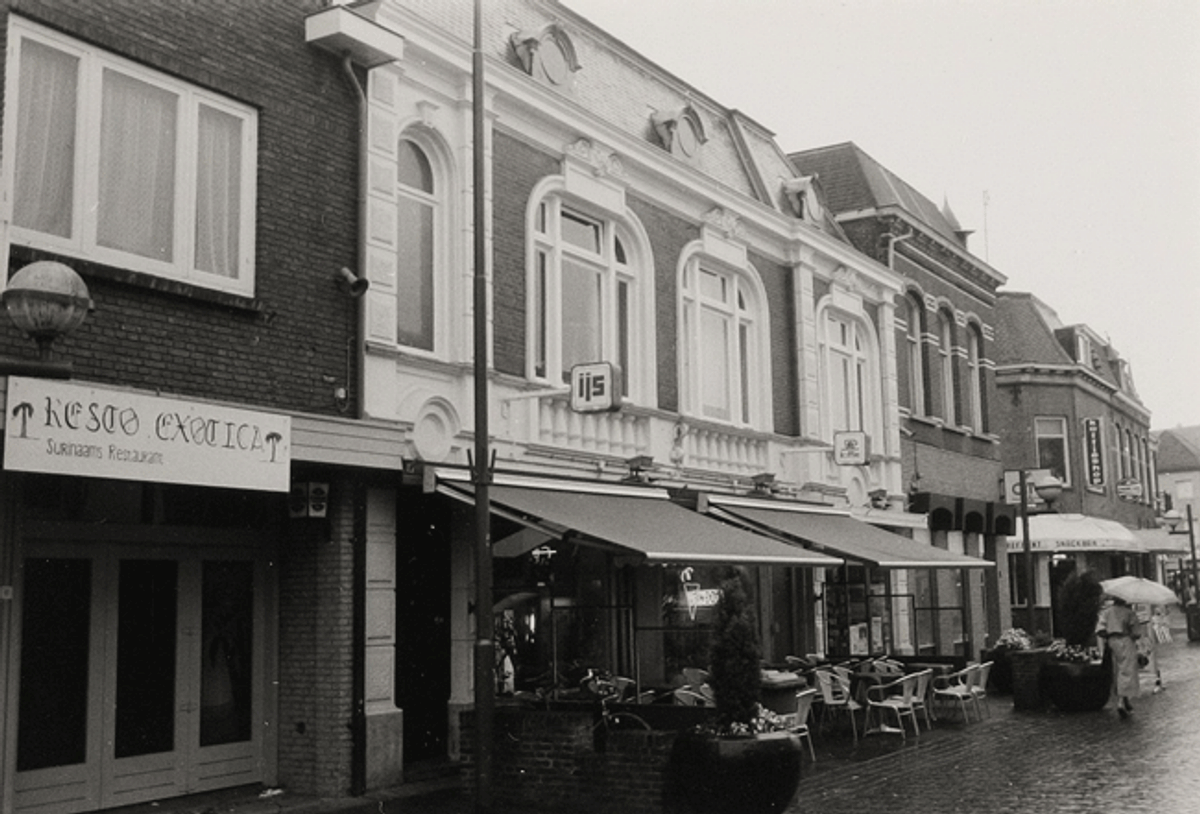 Molenstraat, Oss 1988 (foto: Wies van Leeuwen/ Provincie Noord-Brabant, collectie BHIC PNB001051095)