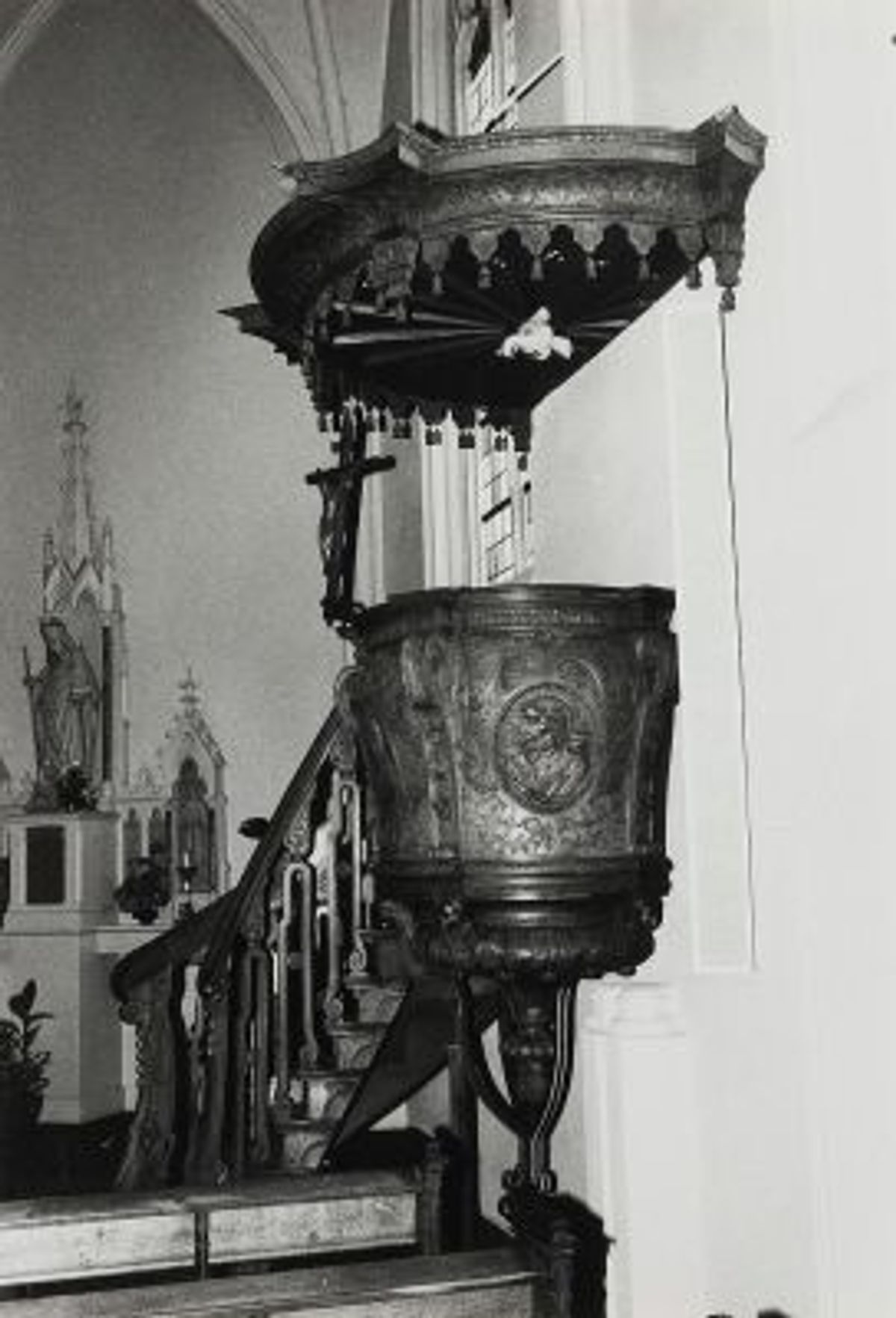 Preekstoel in de H. Willibrorduskerk