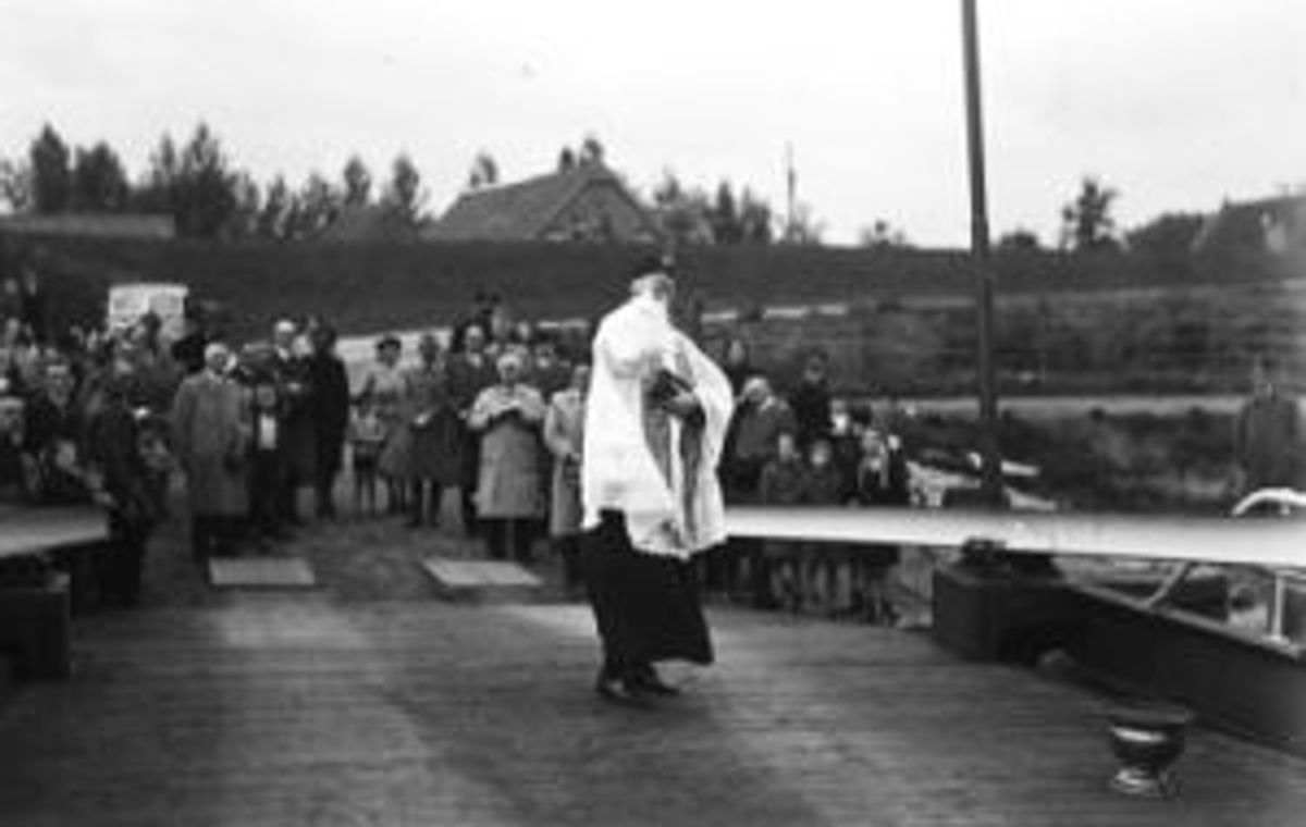 Inzegening van de nieuwe pont in 1939