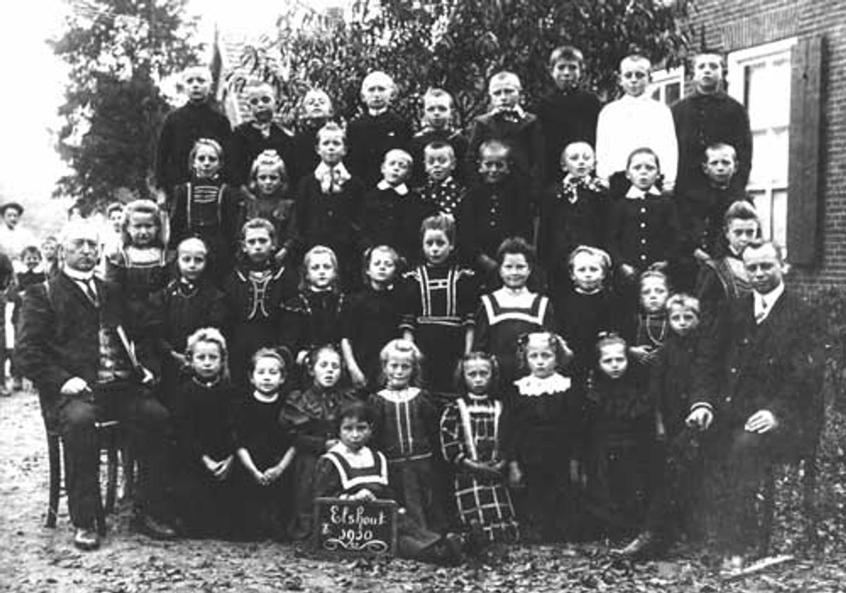 Elshout, Lagere school Elshout 1910 (Salha, DRN01544)