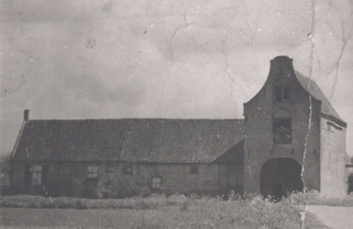 Poortgebouw van het kasteel van Oudheusden (bron: Streekarchief Langstraat Heusden Altena nr. ohd00075. Geen rechthebbenden achterhaald)