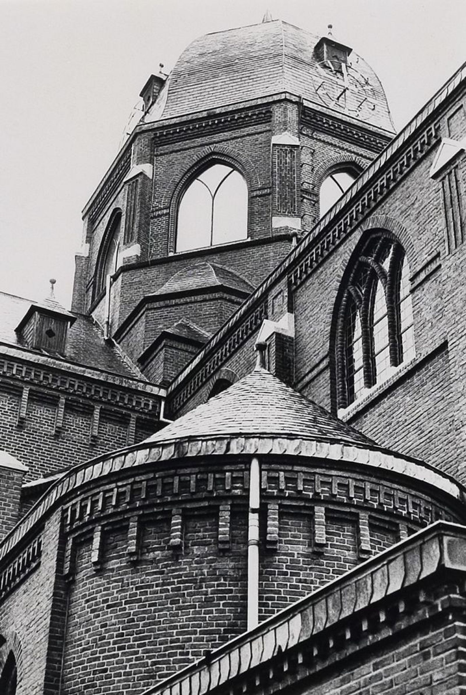 R.K. Kerk. Gebouwd in 1924. Architect: J. van Groenendael.