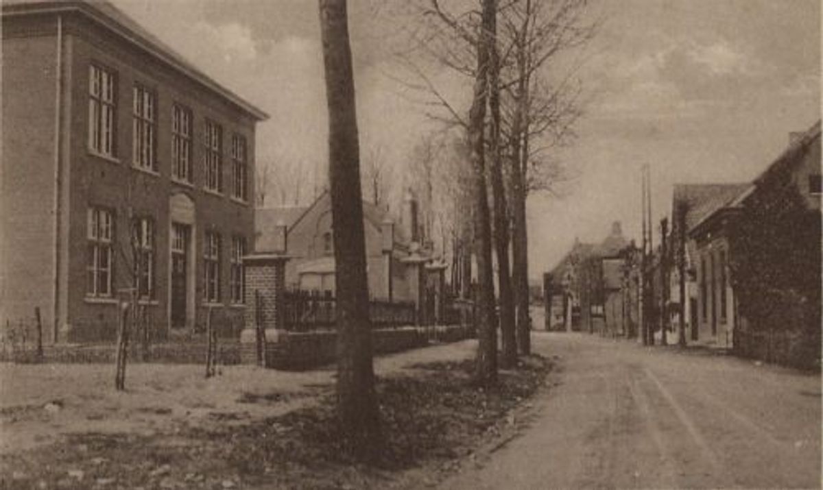 Rijks-Normaalschool aan de Biest, 1920 (Wed. Jac. de Best, Boxmeer)