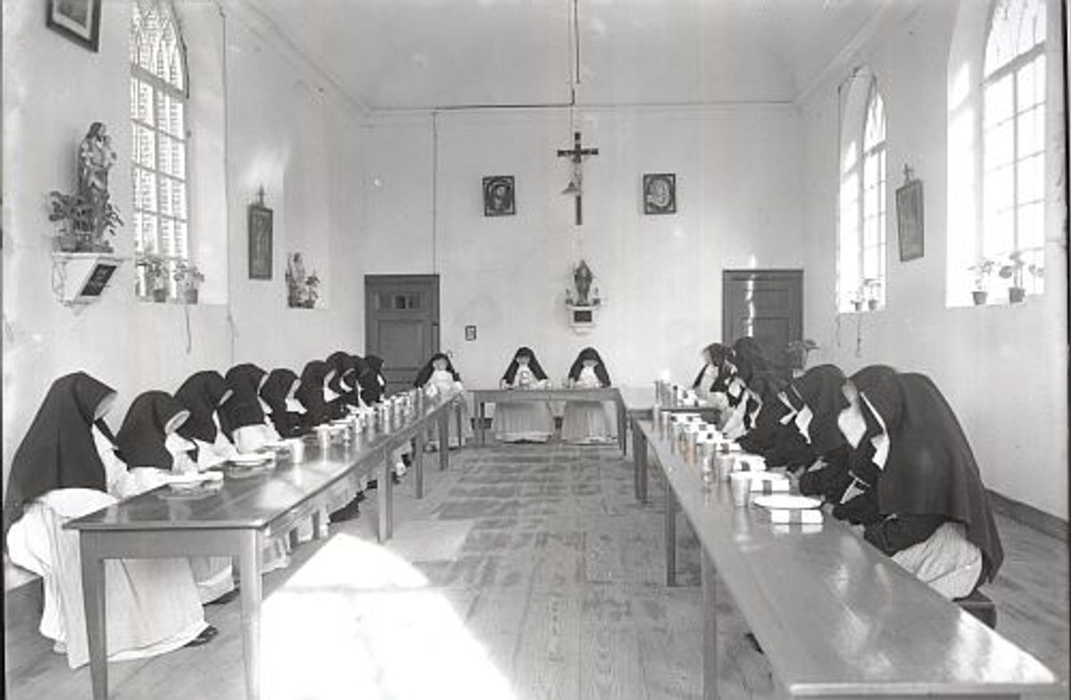 Sint-Oedenrode, eetzaal van Mariendael, 1951. Fotograaf: Fotopersbureau Het Zuiden. Foto: BHIC, fotonr. SOE1576