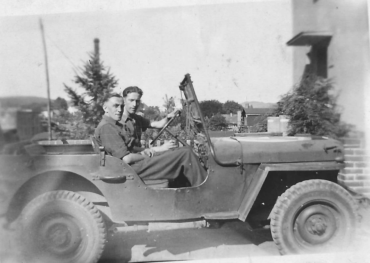 Twee Engelse militairen (Sam en onbekend)