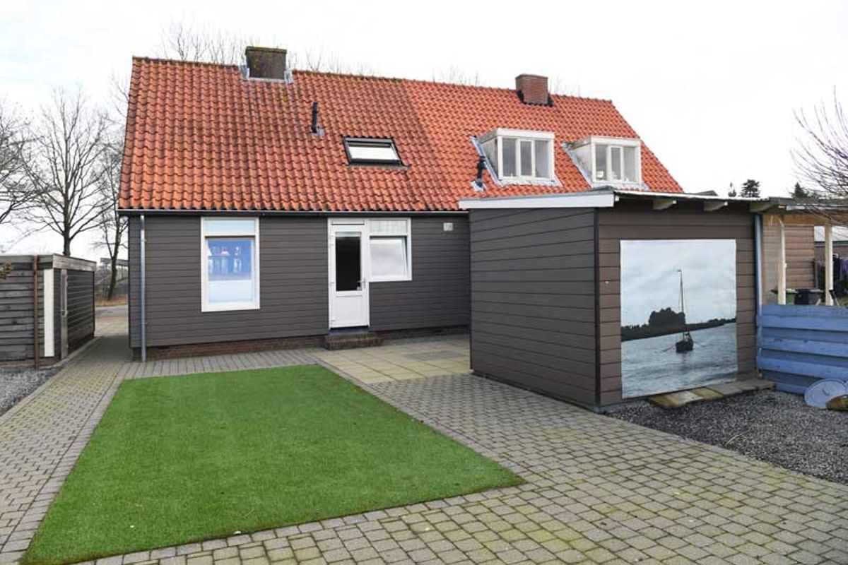 Achterzijde van de watersnoodwoning aan de Lageweg in Terheijden op 30 januari 2022 (foto: © Jan StadsPix4Profs)