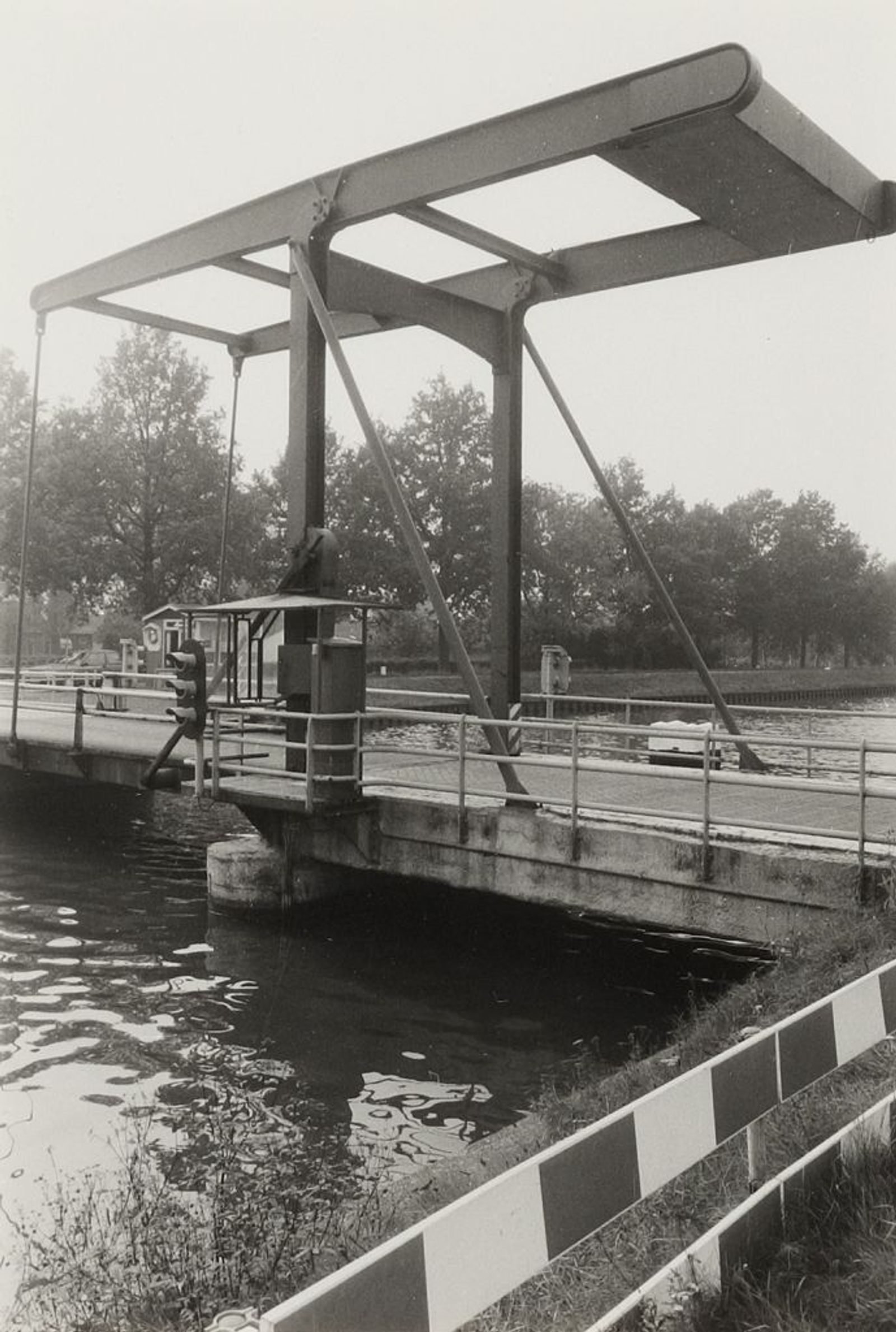 Ophaalbrug. Gebouwd in ca. 1950.