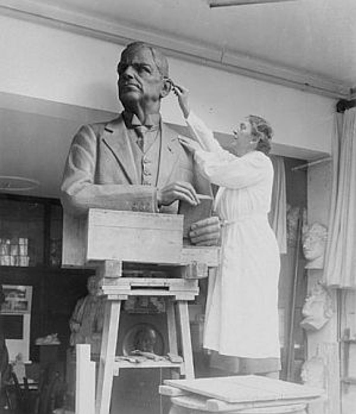 In het atelier, 1940-1941 (Foto Collectie website grarueb.nl)