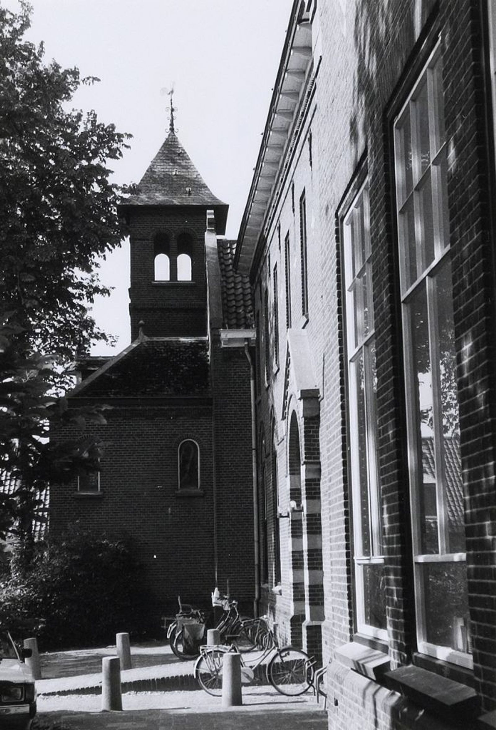 Het Klooster. Klooster. Gebouwd in 1911. Architect: L. J. P. Kooken.