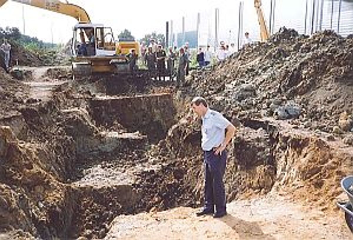 De opgravingen aan de gang, augustus 1993 in Acht