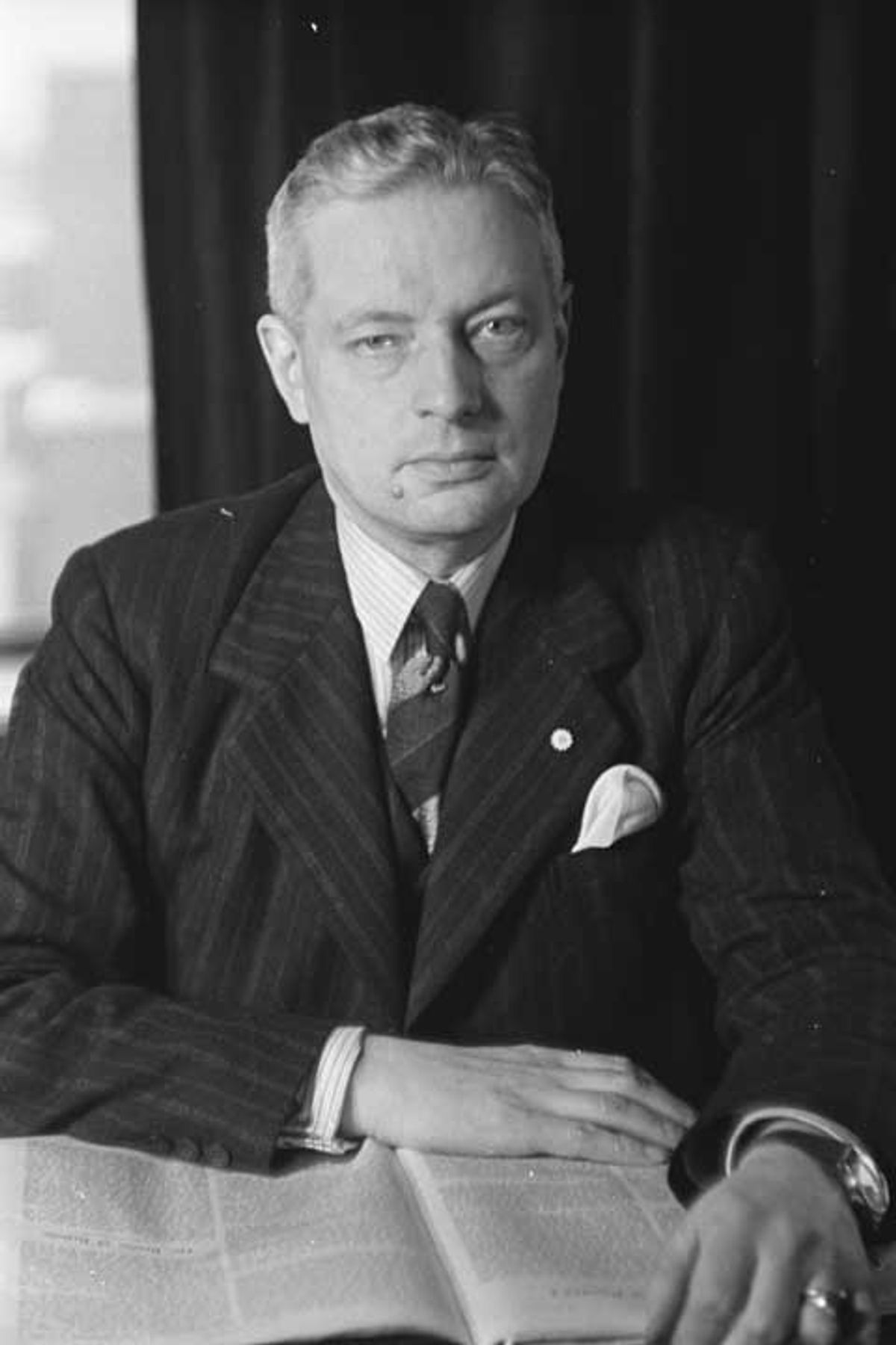 Ir. J.B.G.M. Ridder de van der Schueren in Groot-Brittannië (foto: Anefo; coll. Nationaal Archief)