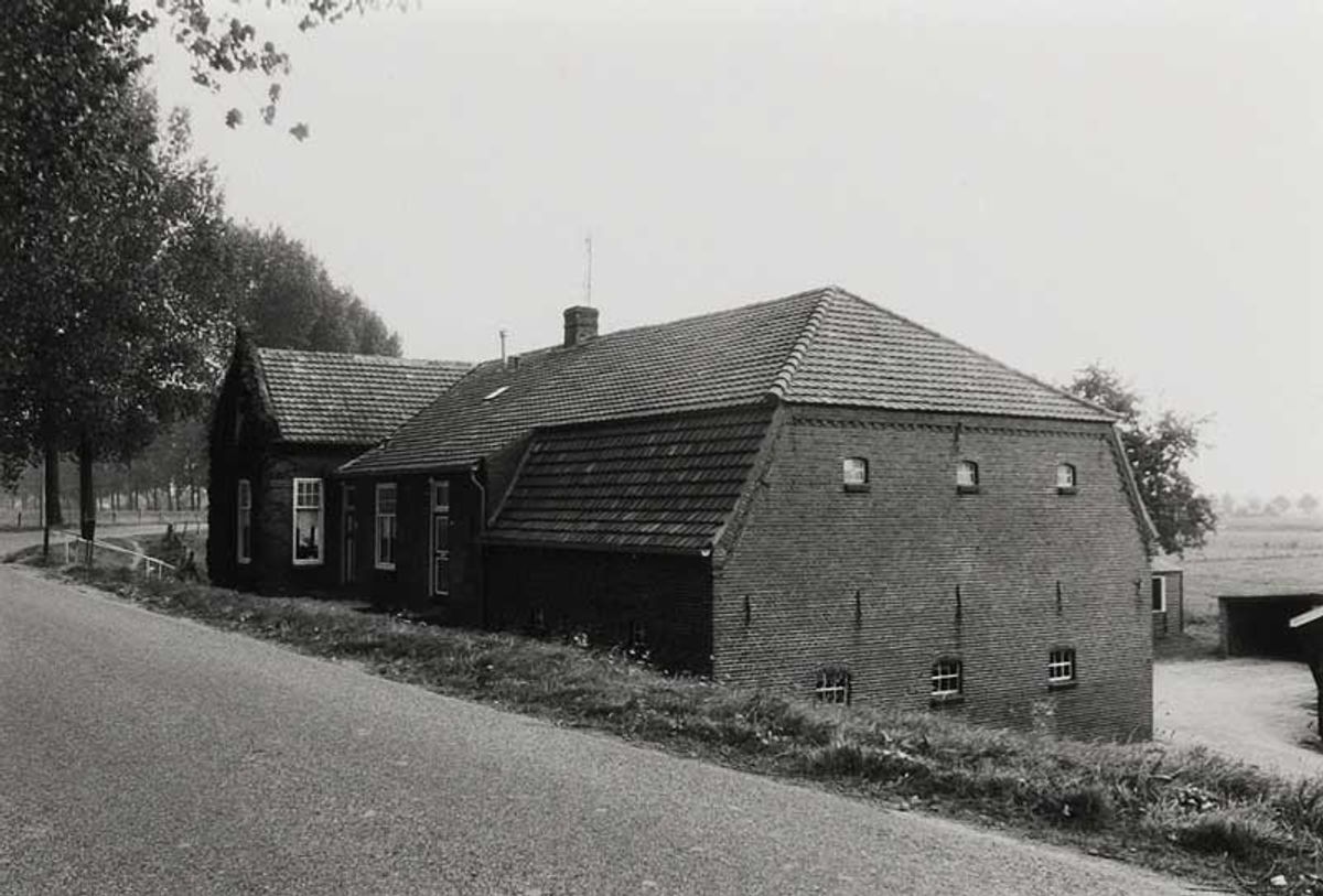 Maasdijk 25, 1981 (foto: Wies van Leeuwen / Provincie Noord-Brabant. Bron: BHIC)