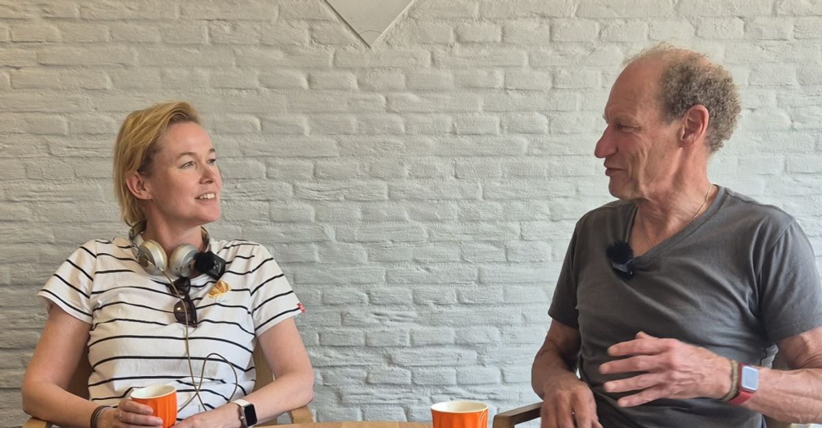 Podcastmaker Marilou Nillesen van het BHIC in gesprek met Maarten Ducrot, foto BHIC)