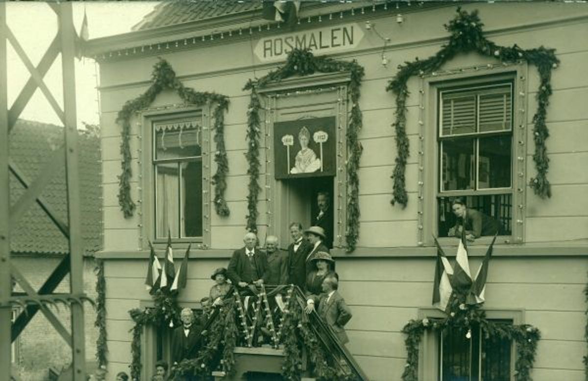 V.l.n.r. oud-burgemeester Wolters, dokter Hanegraaff van der Colff, Mevrouw Hanegraaff van der Colff, meester van de Laar, Jac.Westerlaken, burgemeester Von Heyden, mevrouw Von Heyden, mevrouw Hurkmans en secretaris Hurkmans, 1923 (Collectie Gemeente ’s-Hertogenbosch, afdeling Erfgoed)