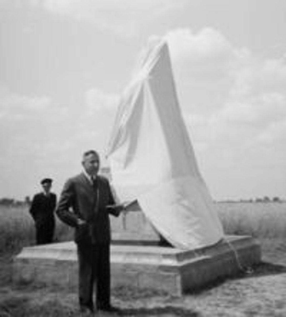 Onthulling van het monument voor de Beerse Overlaat