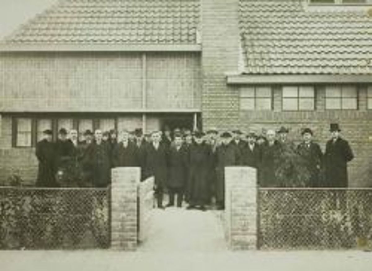 Opening van het badhuis in Helmond in 1929