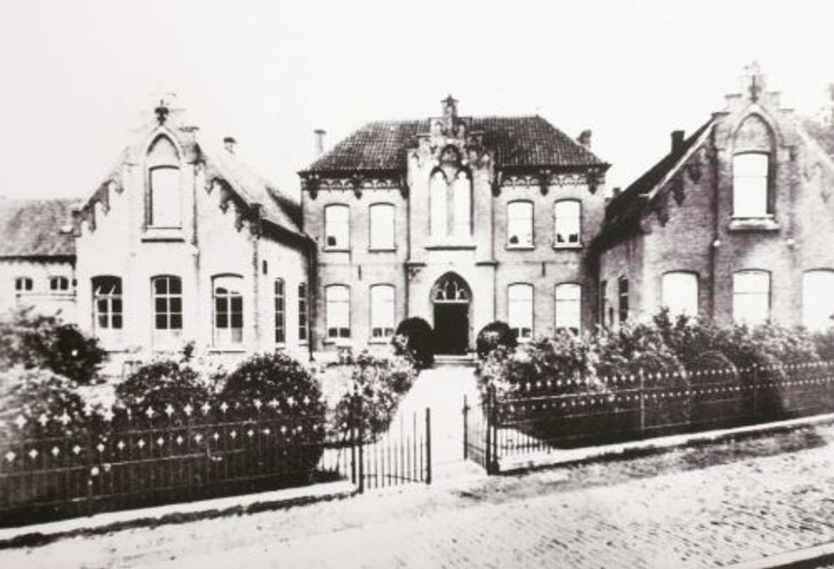 Van Meeuwen Gesticht, gasthuis voor bejaarden van de Zusters van Liefde uit Schijndel, 1930 (Collectie Gemeente ’s-Hertogenbosch, afdeling Erfgoed)