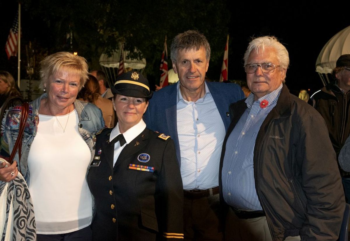 Vlnr Mieke Vervoort-Van Vijfeijken, capt Diann Mills, Cor Vervoort, Don Mills (foto Theo van Genugten)