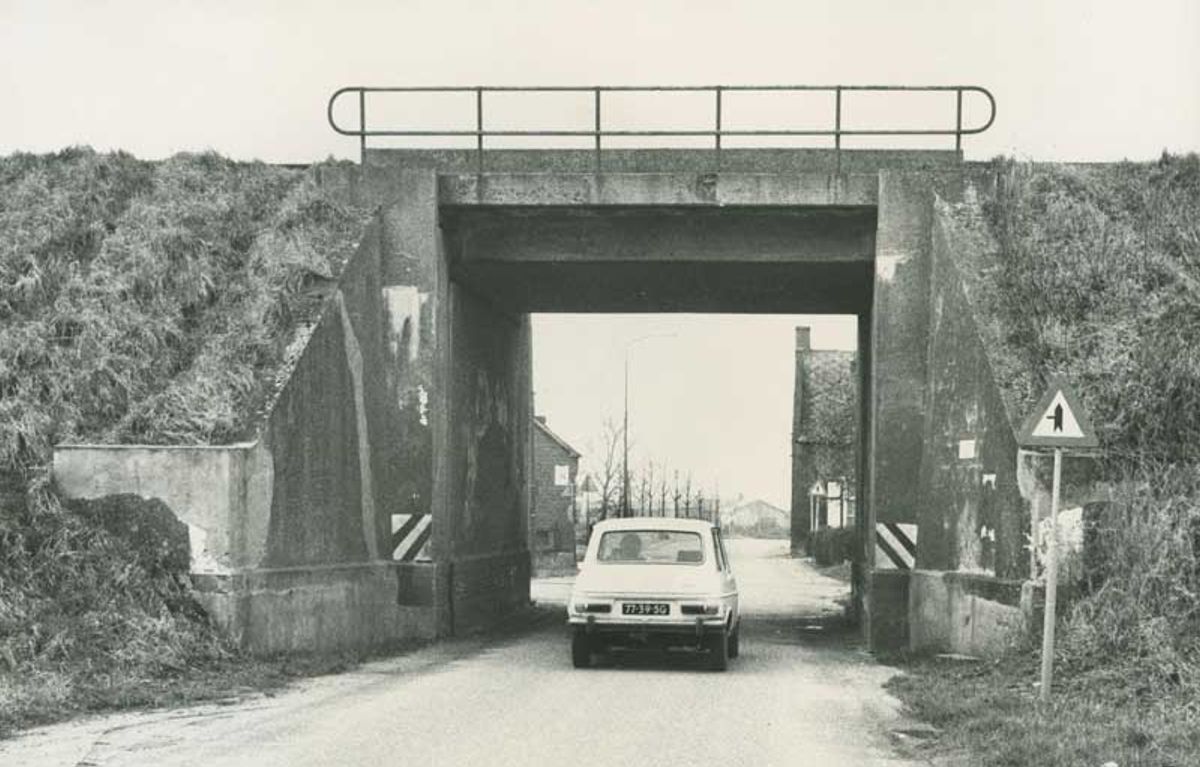 Spoorwegviaduct bij Katwijk (foto: Fotostudio Jan Waarma. Bron: BHIC, fotonummer GLD06550)