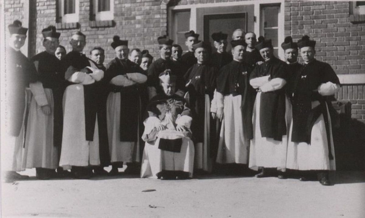 Wie kent deze groep kruisheren?