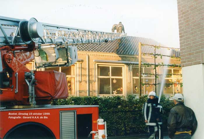 De brand op basisschool "Octopus" 2: in fotovlucht