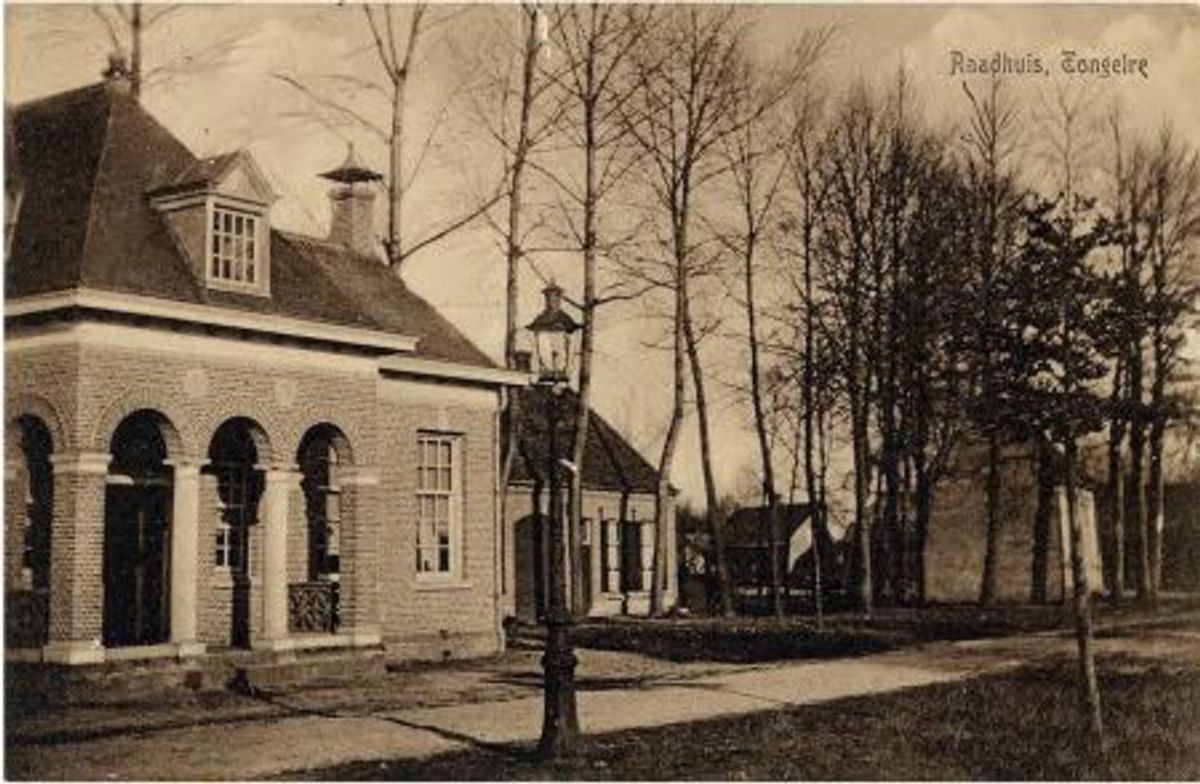 Het raadhuis (bron: RHCe)