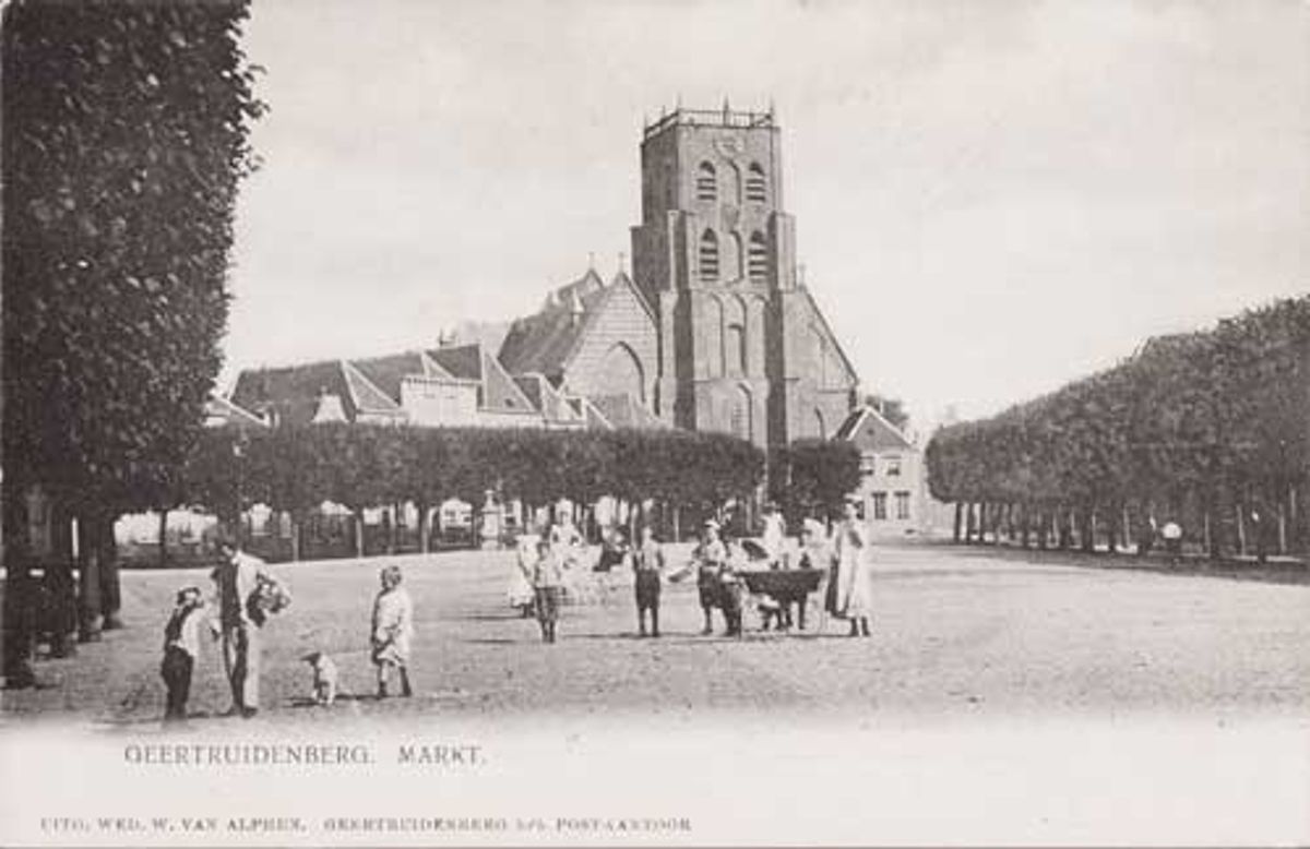 Markt met Nederlands Hervormde kerk in Geertruidenberg (RAT, foto W. Sleurs, 058293)