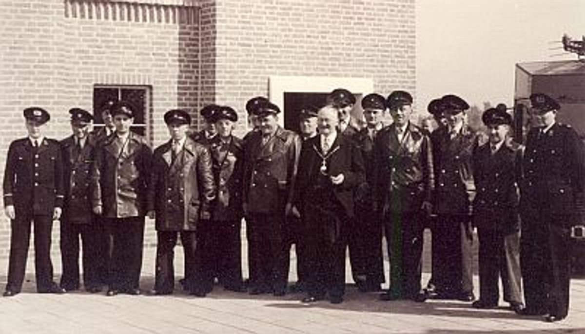De Dintherse brandweer in 1954, opening nieuwe kazerne