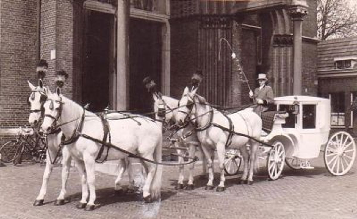Trouwen in een koets in Breda, 1964