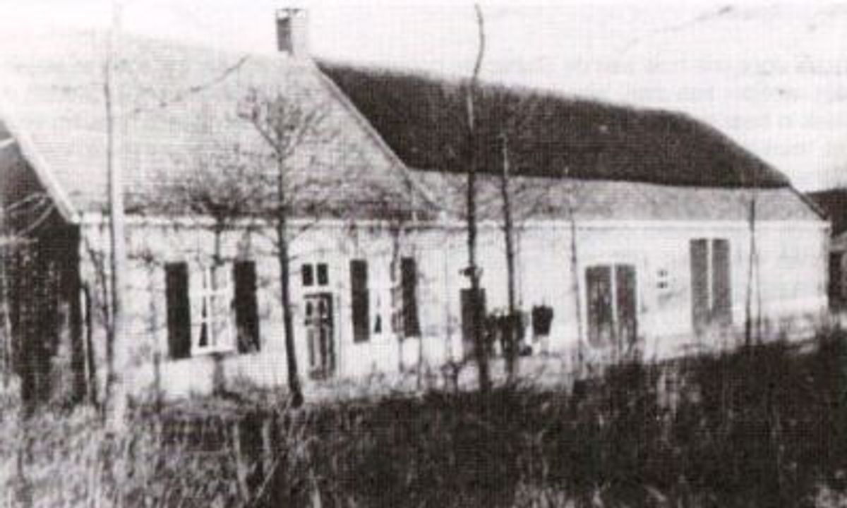 De boederij van Van de Ven voor de vliegtuigcrash van juni 1944.
