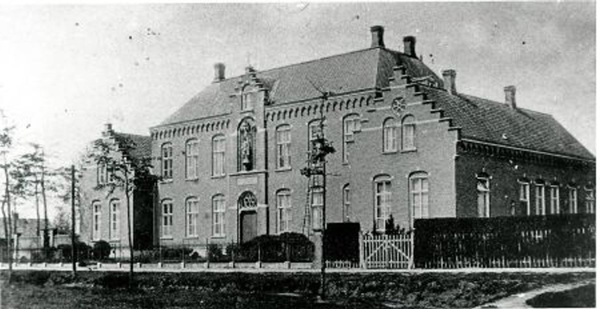 Het liefdegesticht Sint Elizabeth, 1900 (bron: HKK De Drijehornick)