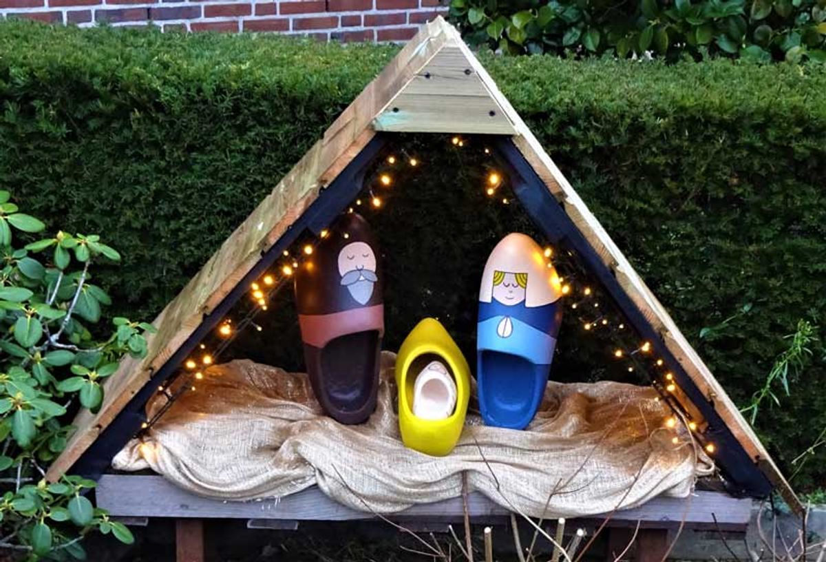 Kerstgroep van klompen
