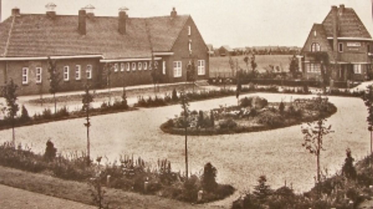 de school en de riante villa van meester Menne