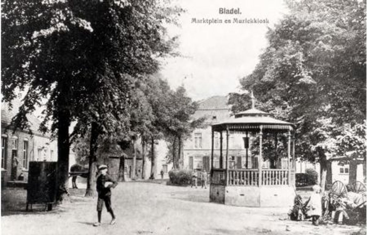 Het marktplein van Bladel (bron: RHCe)