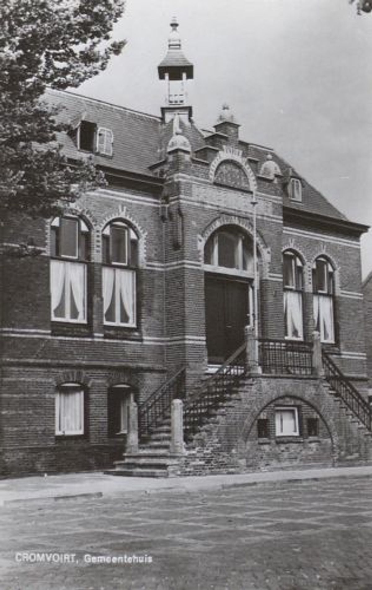 Het raadhuis te Cromvoirt