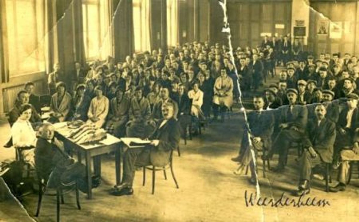 Betaaldag sigarenfabriek Jasneva, ca. 1930 (bron: HKK Weerderheem)