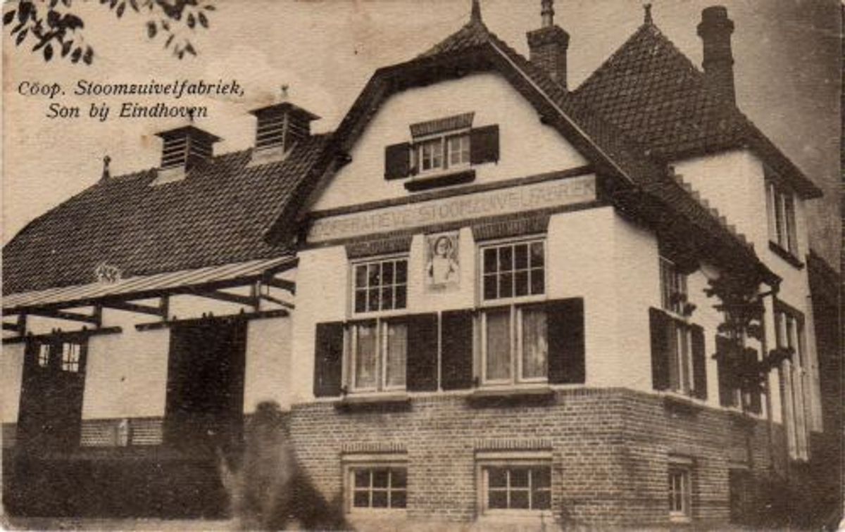 Stoomzuivelfabriek St. Petrus (foto 1912-1920, bron: HKK Son en Breugel)