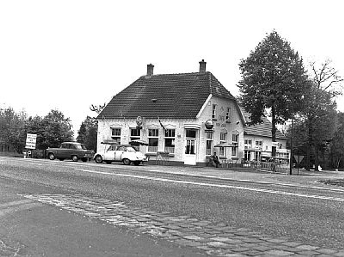 Schaijk, cafe Nieuw Schaijk; klik voor een vergroting