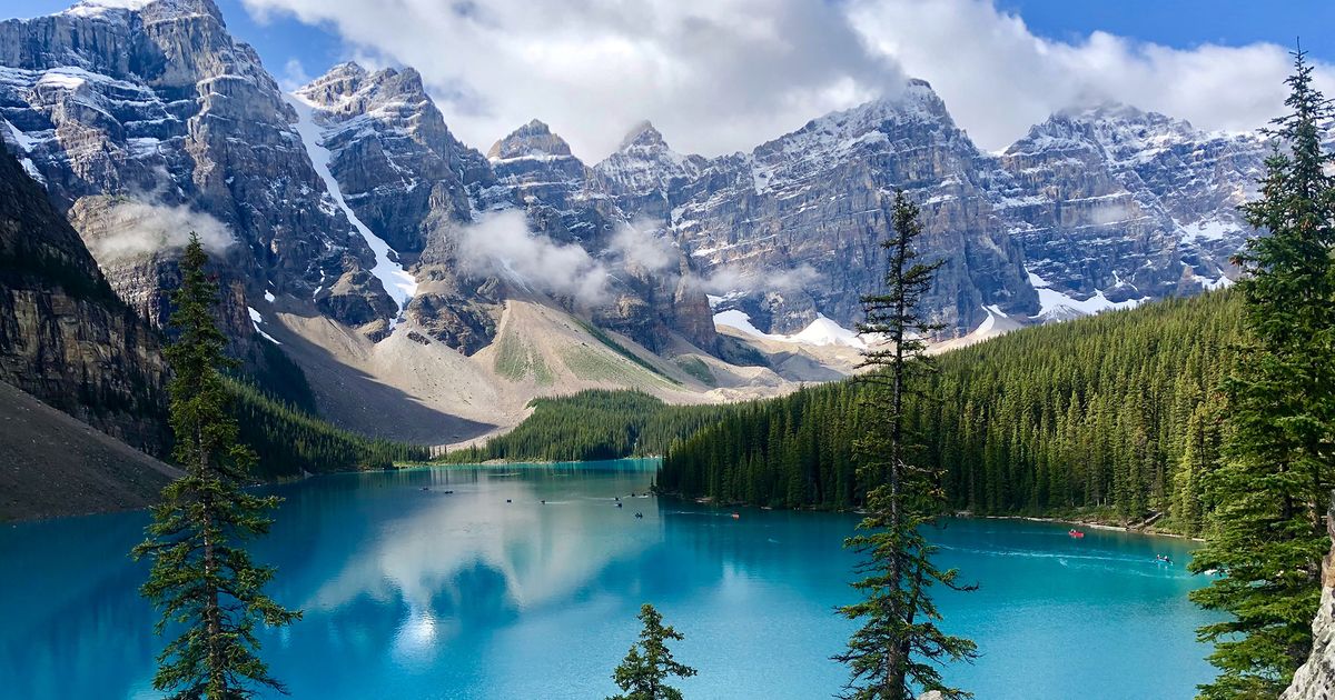 Moraine Lake Bus Company Banff & Lake Louise Tourism
