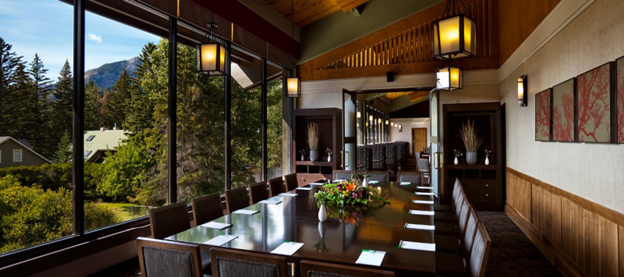 Crave Mountain Grill | Banff & Lake Louise Tourism