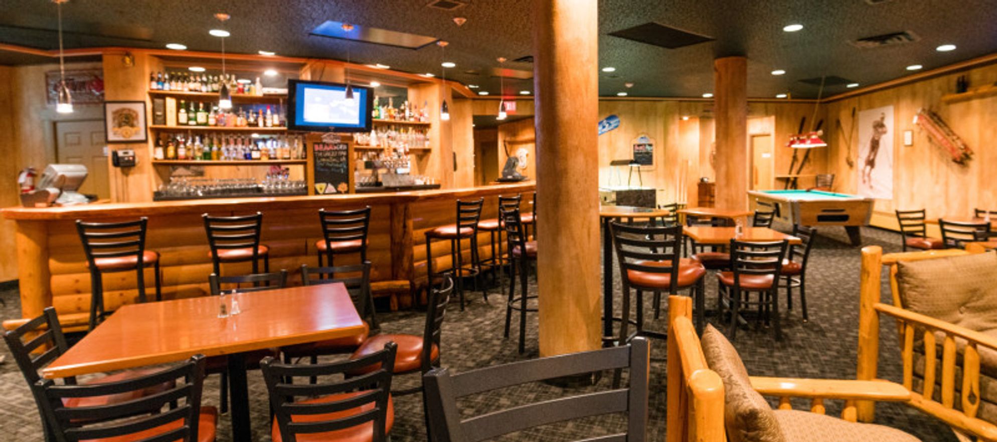 Bear's Den Pub