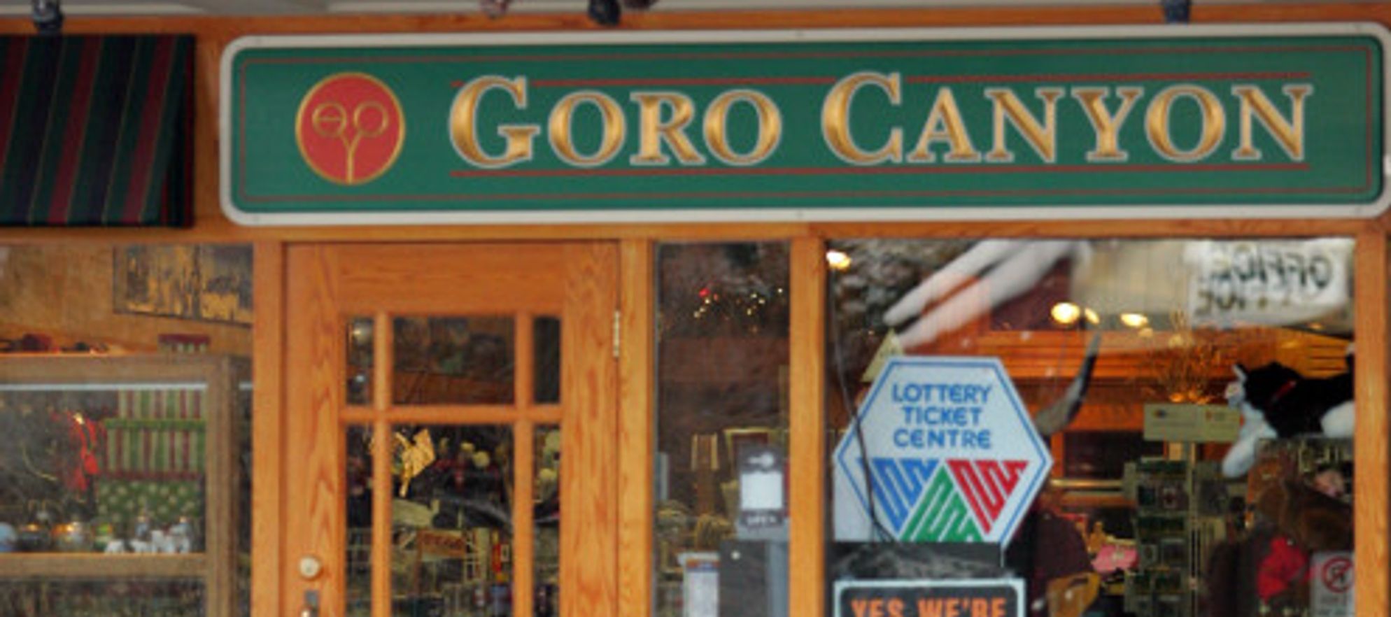 Goro Canyon Smoke & Gift Shop