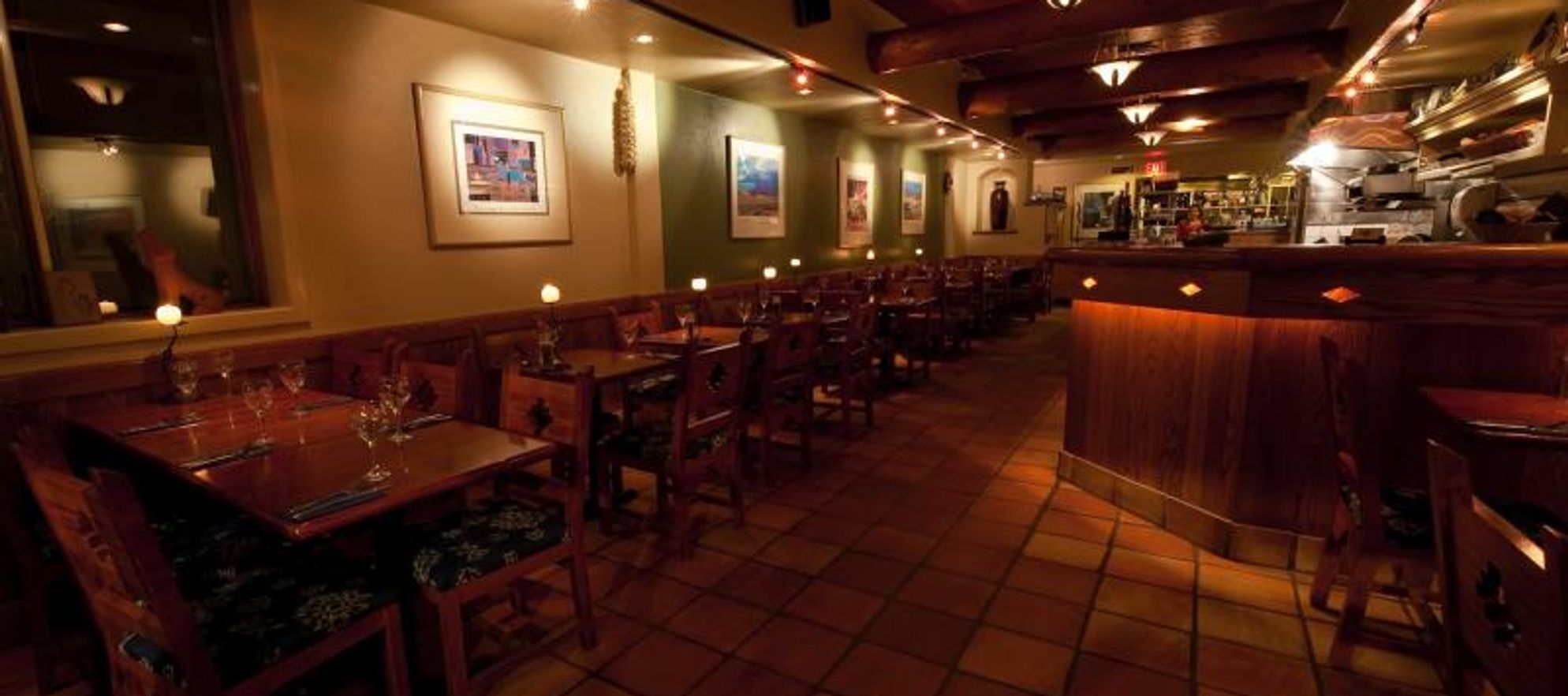 Coyotes Deli & Grill | Banff & Lake Louise Tourism