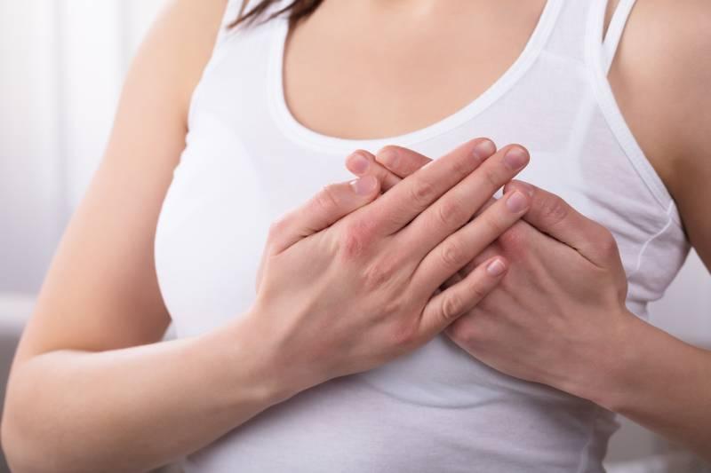 causes-hormonales-douleurs-mammaires