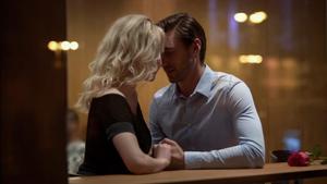 homme-en-couple-attire-par-une-autre-femme-signes