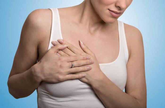 douleur-poitrine-regle-ou-grossesse