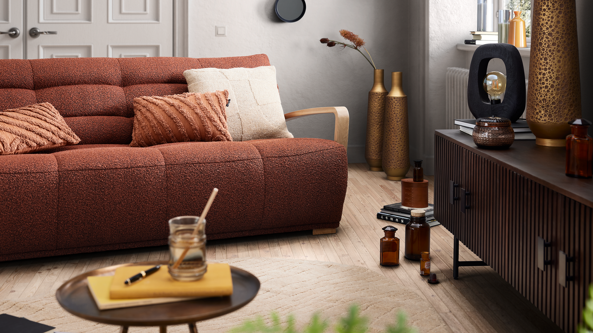 EMV hybride Bildproduktion Beistelltisch