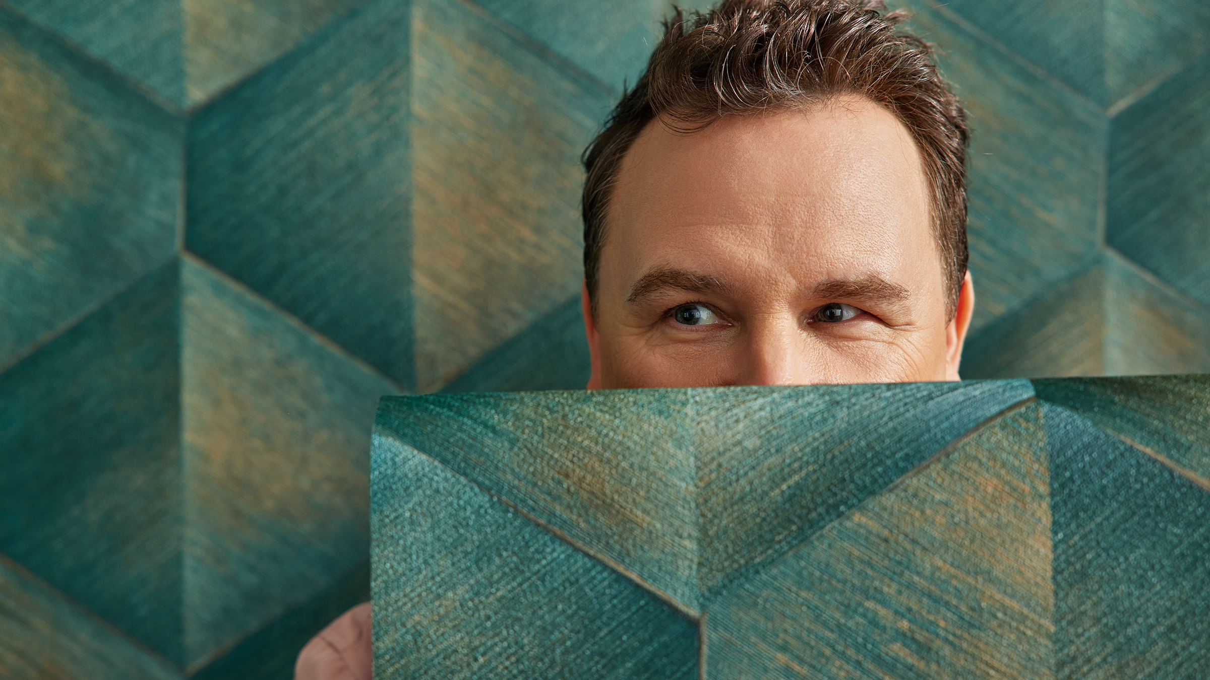 Erismann Tapetenshooting mit Guido Maria Kretschmer