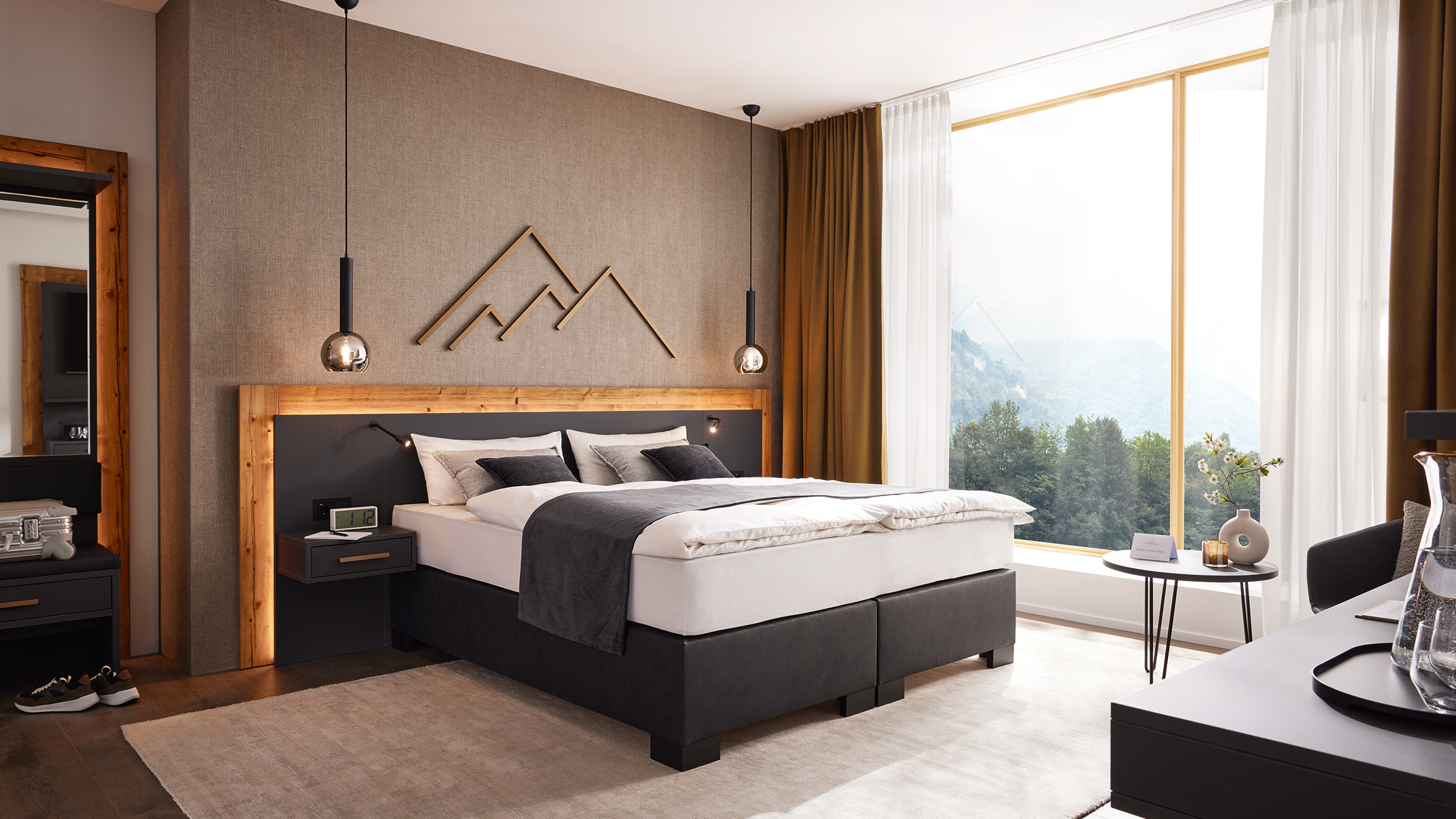 md Einrichtungssysteme Hotel Bergamo Altholz Bett mit Nachtischen